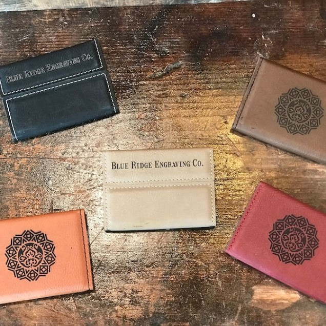 Гравіювання на візитниці або ключниці Фото