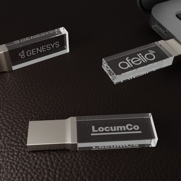 Гравіювання флешок Фото